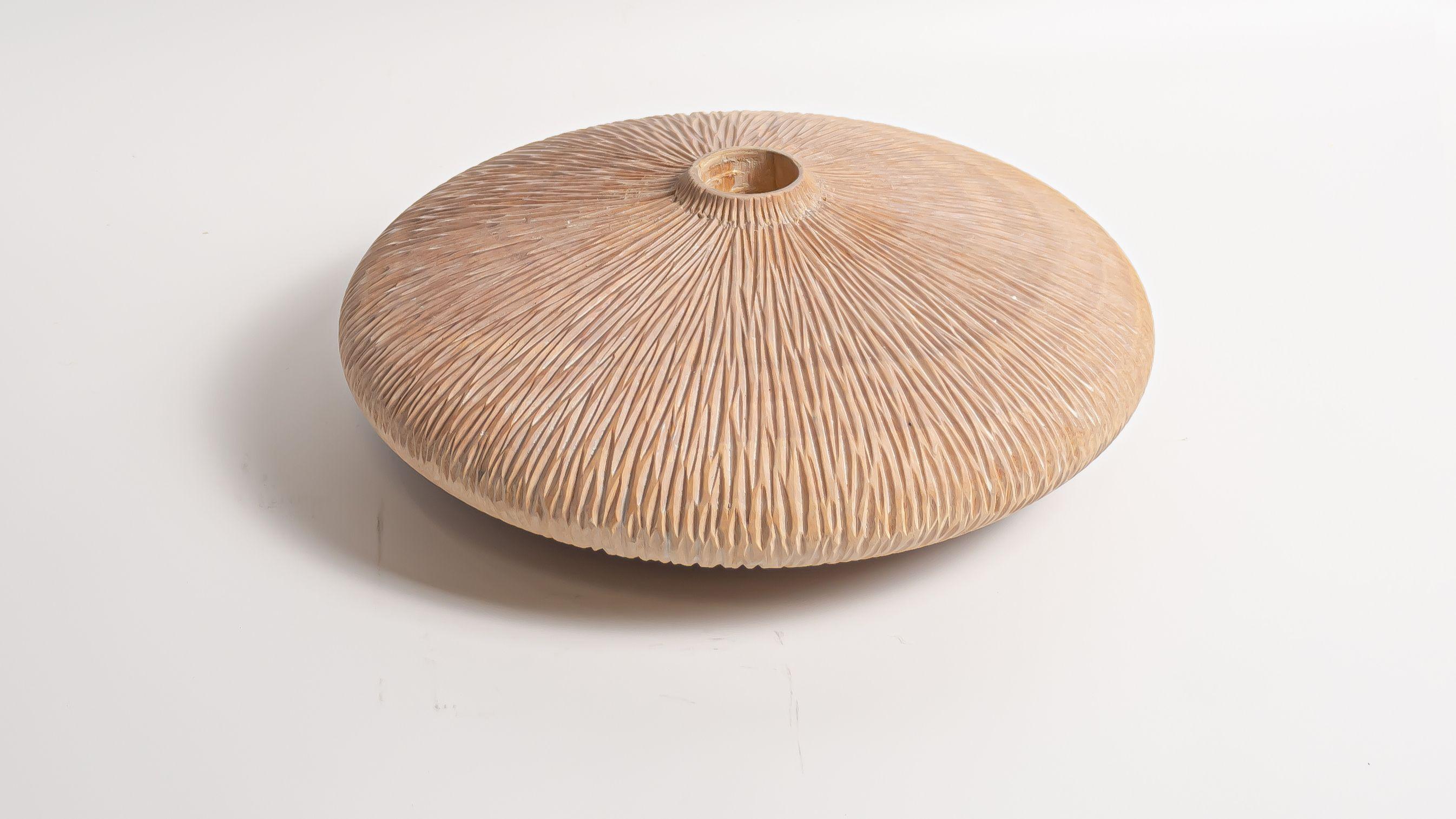 Elli Vase